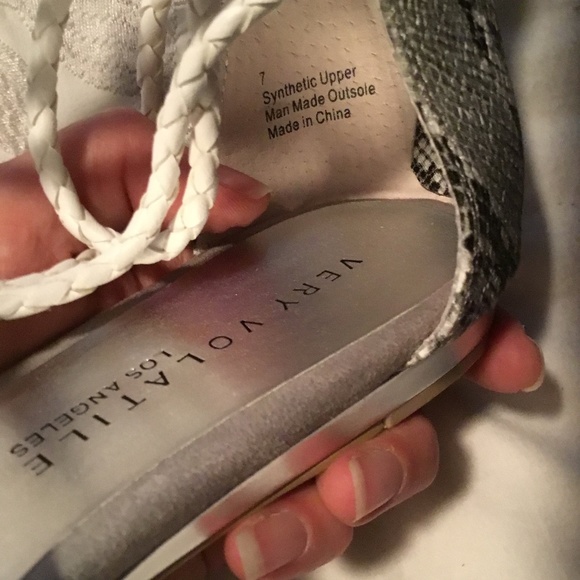 Very Volatile los Angela’s Sandals - Picture 6 of 8